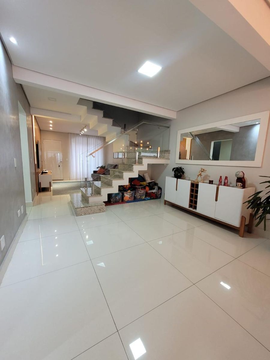 Casa em Condomínio - Venda - Bairro do Limoeiro - Arujá - SP