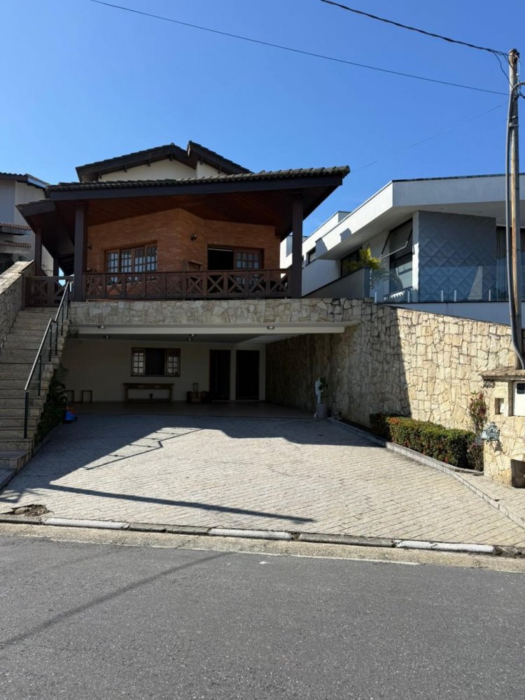 Casa em Condomnio - Aluguel - Arujzinho Iv - Aruj - SP