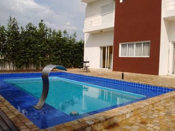 Casa p/ Locao - 3 Sutes c/ Piscina - Hills III