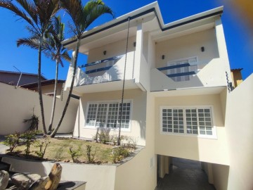 Sobrado 3 dormitórios sendo 1 suíte em Arujá