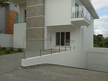 Casa � VENDA 4 dormit�rios sendo 4 su�tes Condom�nio Aruj� 5