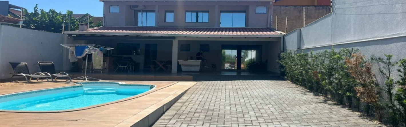 Casa  Venda 3 dormitrios sendo 1 sute 250 m2 - JD Planalto